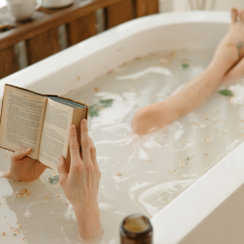 How Long Should You Soak in a Bath? Advice for the Perfect Relaxation Ritual